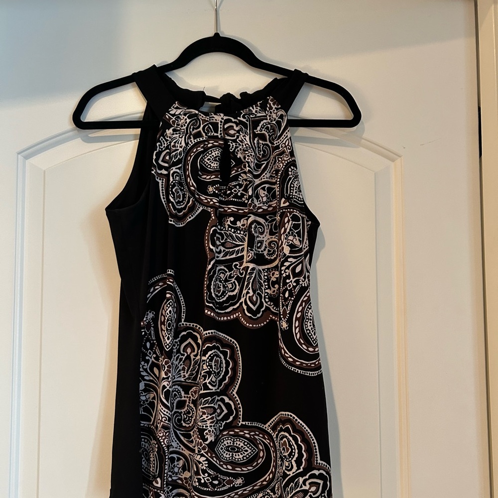 Sleeveless Halter Style Top